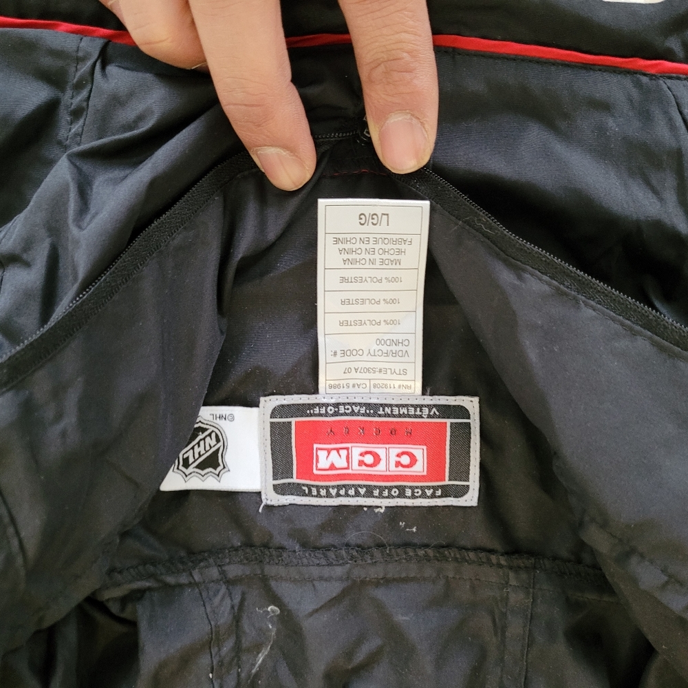 Calgary flames pull over jacket - Picture 3 of 3